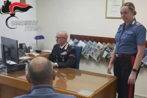 Paga la camera con un bonifico falso e scompare, denunciato