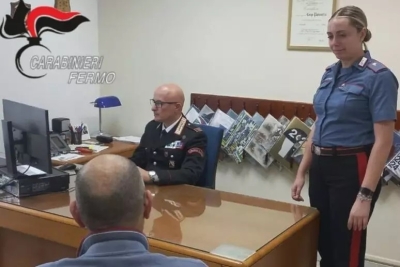 Paga la camera con un bonifico falso e scompare, denunciato