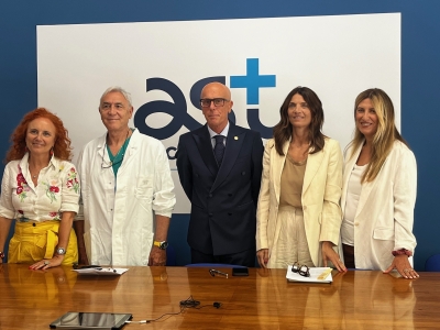 Nuova incubatrice di ultima generazione per la neonatologia dell'ospedale 'Mazzoni' donata da Magazzini Gabrielli Spa