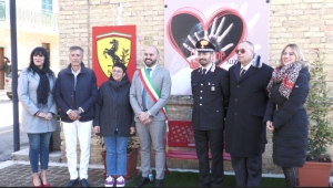 Inaugurata a Castorano La Panchina Rossa
