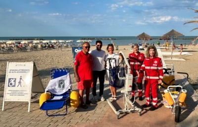 San Benedetto diventa ancora più accessibile: un sollevatore in comodato d’uso grazie alla rete tra AISLA Marche, Croce Rossa e Comune