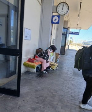 Comitato di quartiere Porto D'Ascoli Centro, segnalata la presenza di due extracomunitarie nella Stazione di Porto D'Ascoli