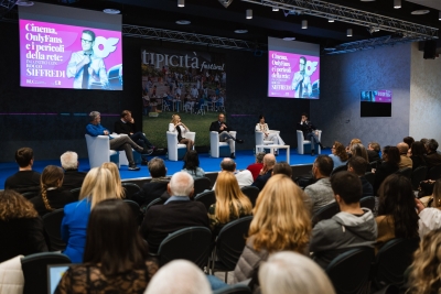 Rocco Siffredi e il film &ldquo;Blue&rdquo;:  informazione e consapevolezza per evitare i pericoli della rete