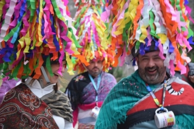 Carnevale 2026, tornano a sfilare ad Acquasanta gli Zanni nella Valle del Garrafo