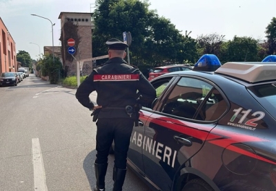 Scoppia un incendio nella canna fumaria, i Carabinieri salvano una 95enne