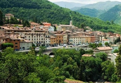 Acquista merce in una macelleria poi fugge via, denunciato