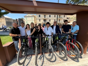Mobilit&agrave; sostenibile e cicloturismo: a Offida arrivano le city bike elettriche gratuite