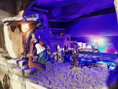 Ascoli Piceno - Il tema dell'immigrazione nello storico presepe di Porta Cartara