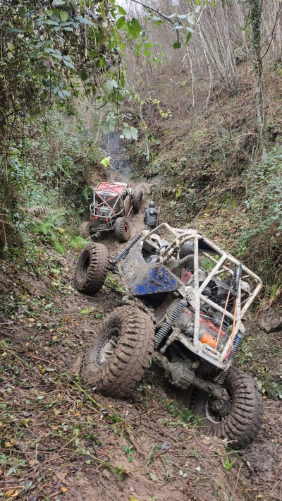 Roccafluvione - Campionato italiano di fuoristrada, emozioni e adrenalina con 26 equipaggi