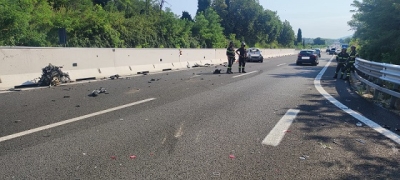 Ascoli Piceno - Schianto in superstrada, ferita gravemente una ragazza