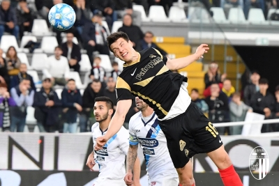 Ascoli Calcio - Il difensore Vaisanen e la salvezza del Picchio: 
