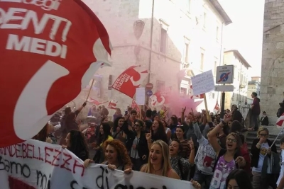 Gli studenti marchigiani in piazza per l'antifascismo