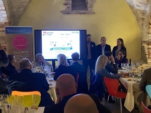 Grande Successo per il primo appuntamento ciclo di degustazioni &ldquo;Dalla Vigna alla Tavola&rdquo; &ldquo;UnMarediMarche&rdquo; a Palazzo Piacentini