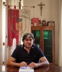 Il caso degli israeliani ospitati in paese: tra indiscrezioni e chiarimenti del sindaco Polini