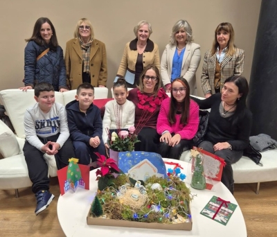 Alunni con insegnanti e genitori del plesso scolastico “Caselli” ricevuti in Comune