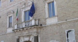 Comune di Fermo, presentato il bando per le borse di studio riservate gli studenti delle scuole superiori