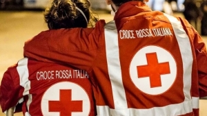 Due soccorritori della Croce Rossa aggrediti da un paziente