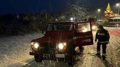 Prosegue l'allerta neve nelle Marche, oltre 100 interventi dei Vigili del Fuoco