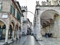 Ascoli Piceno - Commercio in centro storico, tante iniziative del Comune per aiutare i negozianti