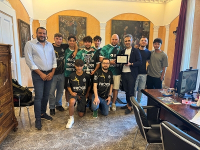 Trionfo ai campionati elettronici, il sindaco di Porto San Giorgio premia il Frog’s Club Sport