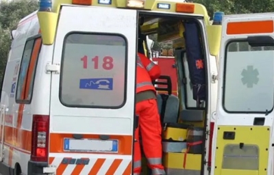 Travolta e uccisa da un camion mentre attraversava la strada