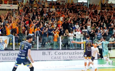 Sale l’attesa e la mobilitazione per gara 1 tra Yuasa Battery e la Emma Villas Siena