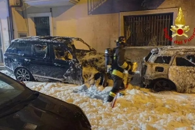 San Benedetto, nella notte due auto distrutte dalle fiamme