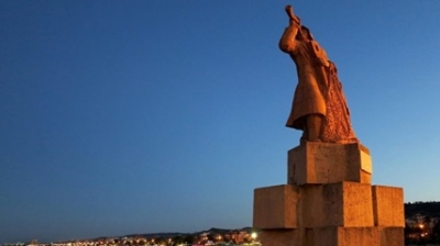 Giornata dell’Autismo, il 2 aprile il monumento al Pescatore si illumina di blu