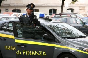 La Guardia di Finanza arresta minorenne di Pineto per spaccio di droga