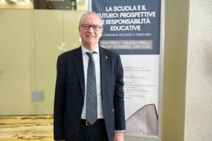 Mim, monitoraggio sul digitale, Valditara: "Risultati molto positivi, scuole attive con regole e percorsi educativi&rdquo;
