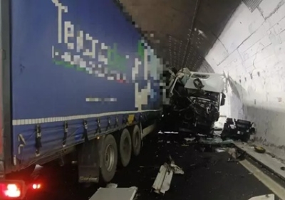 Incidente fra due camion in galleria sulla A14 nel Fermano, traffico bloccato in entrambe le direzioni