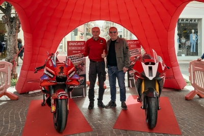 PASQUA IN ROSSO CON LE DUCATI CAMPIONI DEL MONDO