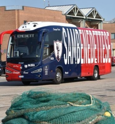 Presentato il nuovo pullman ufficiale della U.S. Sambenedettese