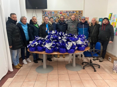 A Comunanza, i lavoratori della Beko donano i panettoni alla casa di riposo