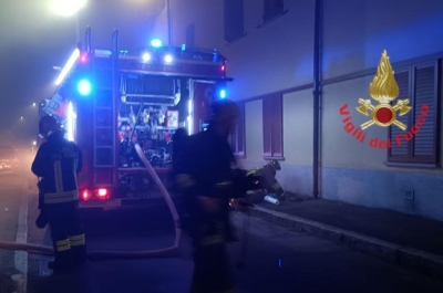 Scoppia un incendio in un appartamento nel Fermano, salvati gli inquilini