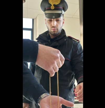 Furti con strappo di collanine in discoteca a Civitanova Marche, due gli arrestati