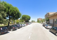 Aggredito mentre passeggia con il cane, fermati due uomini