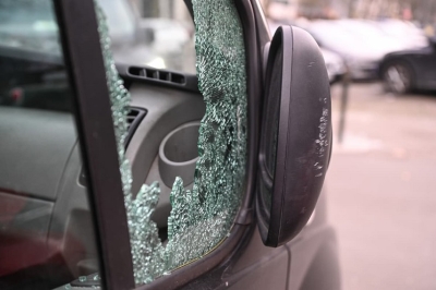 Diversi furti nelle auto, Carabinieri denunciano tre persone