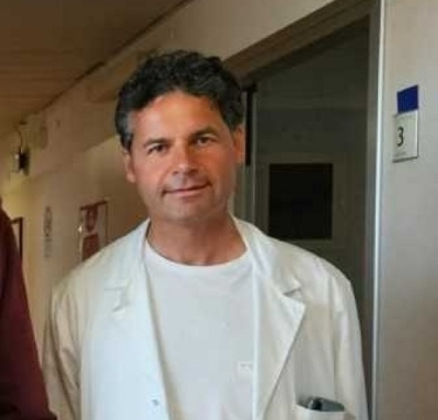 Impiantata protesi all'anca in mattinata, nel pomeriggio già il paziente cammina