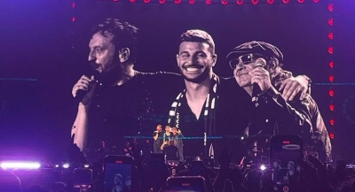 Ascoli Piceno - L'attaccante ascolano Orsolini sul palco del Dall'Ara con Cesare Cremonini