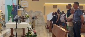 Spinetoli - Paese in lacrime al funerale del piccolo Tobi, esequie offerte da un benefattore