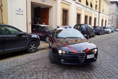 Furto in gioielleria, ladri in fuga con quasi 100 mila euro di bottino