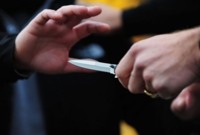 Accoltellato mentre difendeva un amico, due arrestati a Macerata