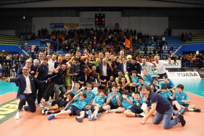 La Yuasa Battery vola sul doppio vantaggio, poi soffre ma alla fine la spunta battendo Taranto