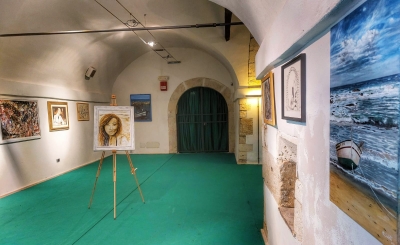 Apre la mostra 