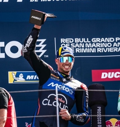 Dalle ruote artigliate alle gomme slick, ma resta la costante del successo in casa Red Racing