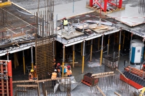 Scoperto cadavere in un cantiere edile, nessun segno di morte violenta