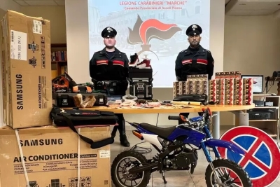 In possesso di quasi 600 grammi di droga e refurtiva, arrestato
