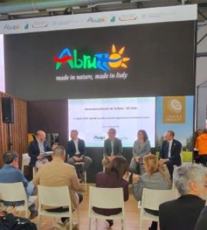 LE GROTTE DI STIFFE ALLA BIT DI MILANO: CASULLI, "VOLANO DI SVILUPPO PER AREE INTERNE DEL PAESE, SETTORE CON INDOTTO DA 46 MILIONI"