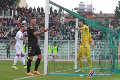 Samb a Termoli per la fuga in un clima surreale: la presentazione del match